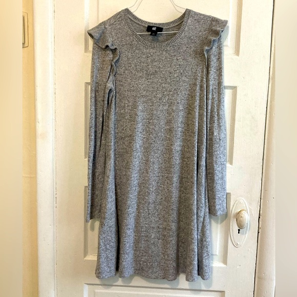 Vintage Dresses & Skirts - Grey Ruffle Shoulder Dress